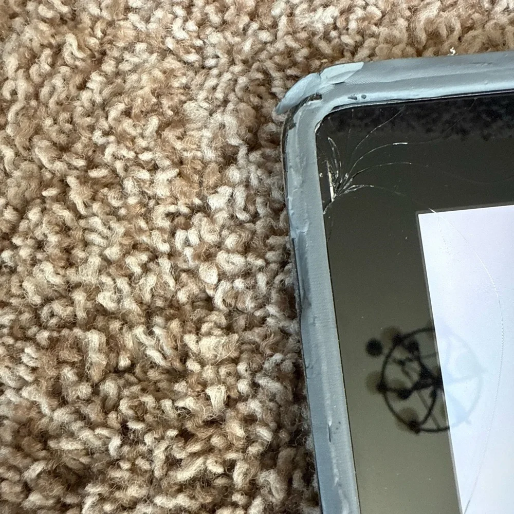 Apple IPAD 4th Generation Tablet with Gray Cover